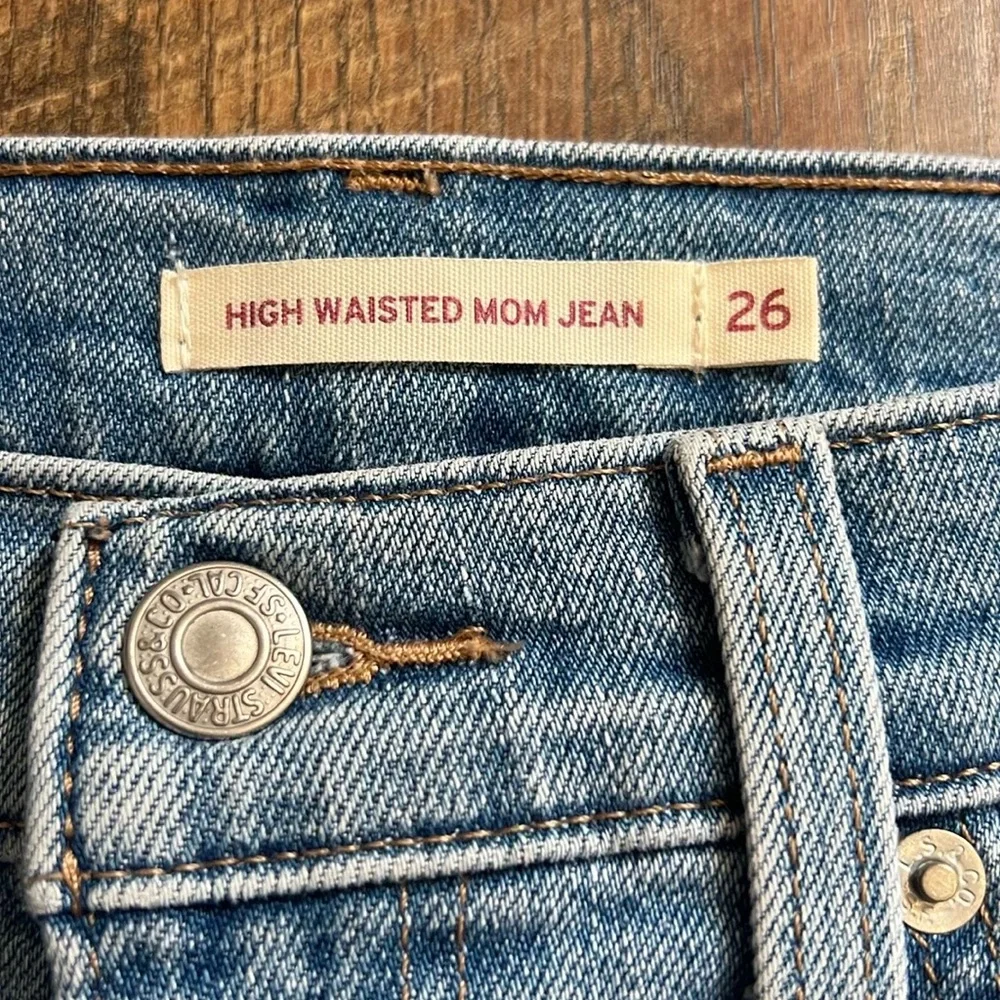 Levi’s Distressed Blue Jeans - Picture 4 of 7